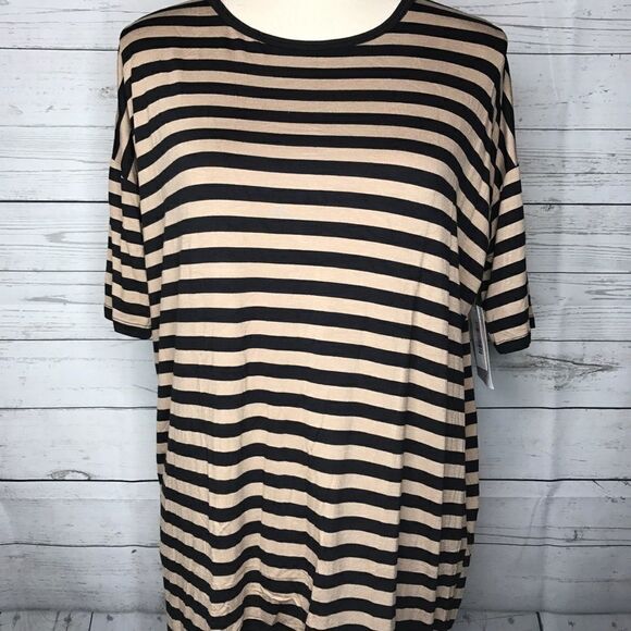 LuLaRoe Irma Tunic  - Picture 1 of 1